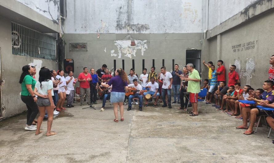 Sonidos para la Construcción de Paz lleva arte y cultura al centro penitenciario de Leticia, Amazonas 